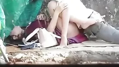Gái coi phim sex người ở với thú 2