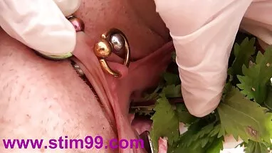 ba sau khi ăn trưa gái xinh thủ dâm không che