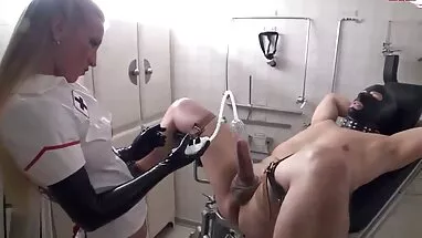 sabrina nu sinh thu dam sex trăng diễn xuất