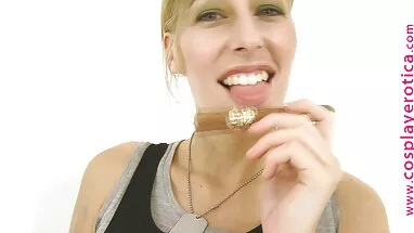 Nó kích thích tôi để xem anh chơi clip quay len gai thu dam với bạn con gà trống!