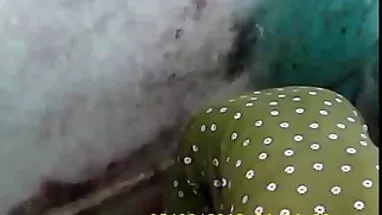 Ngon kem cho một cô xes thú bé Tóc màu Hồng